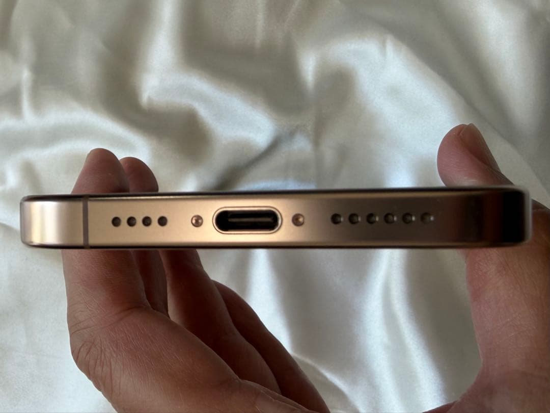 iPhone 16 Pro Max 256GB 美品 傷なし SIMフリー