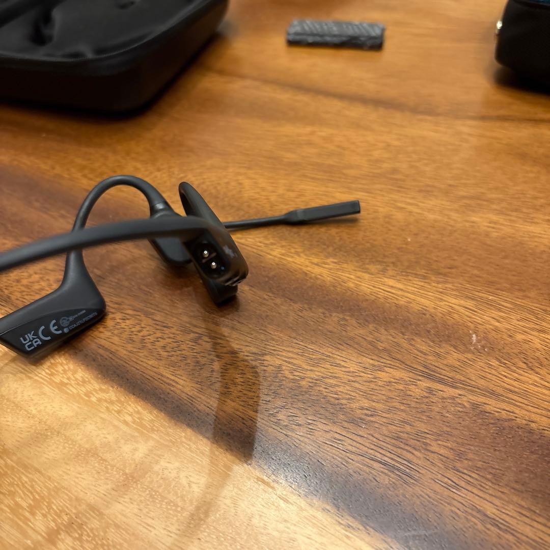 Shokz OpenComm UC 骨伝導イヤホン ワイヤレス　マイク