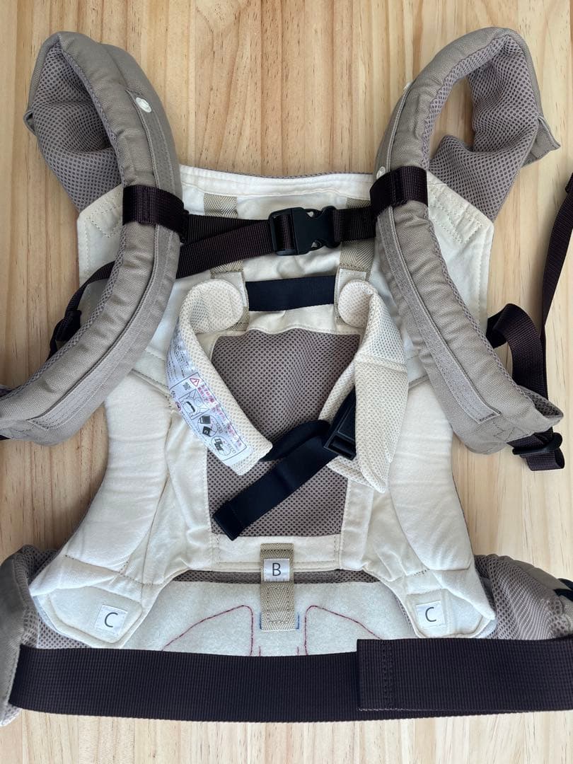 sun&beach 抱っこ紐　OM-1 メッシュ　ベージュ　腰パッドあり