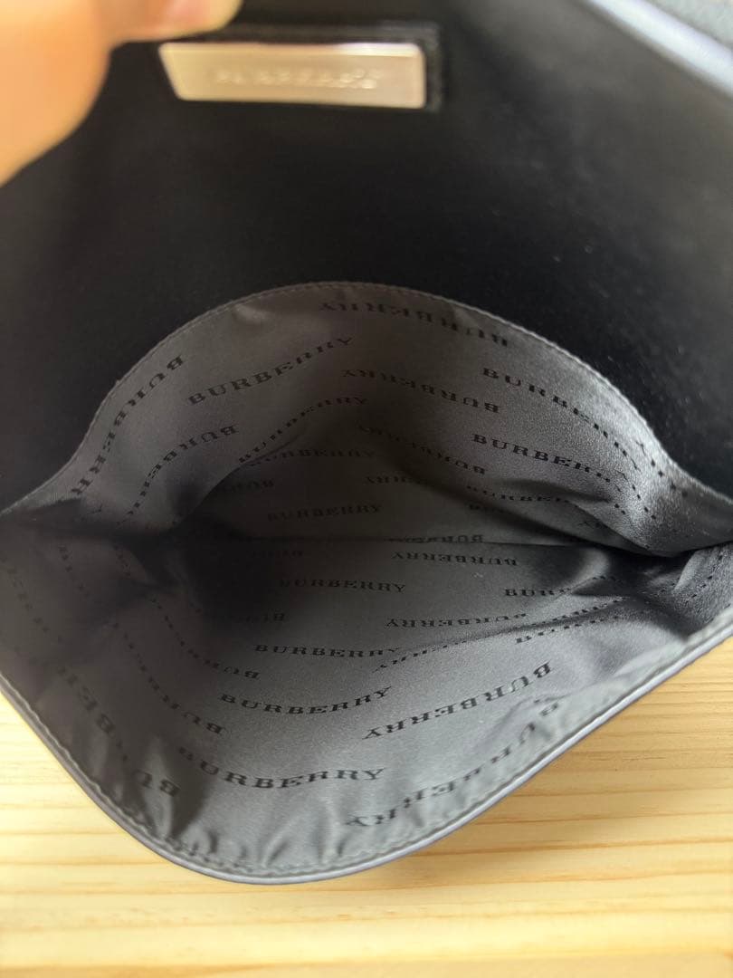 超美品✨ BURBERRY バーバリー　ショルダーバッグ　黒　A4収納　ナイロン