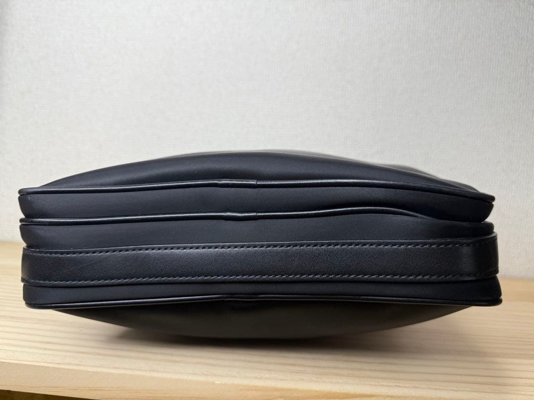 超美品✨ BURBERRY バーバリー　ショルダーバッグ　黒　A4収納　ナイロン