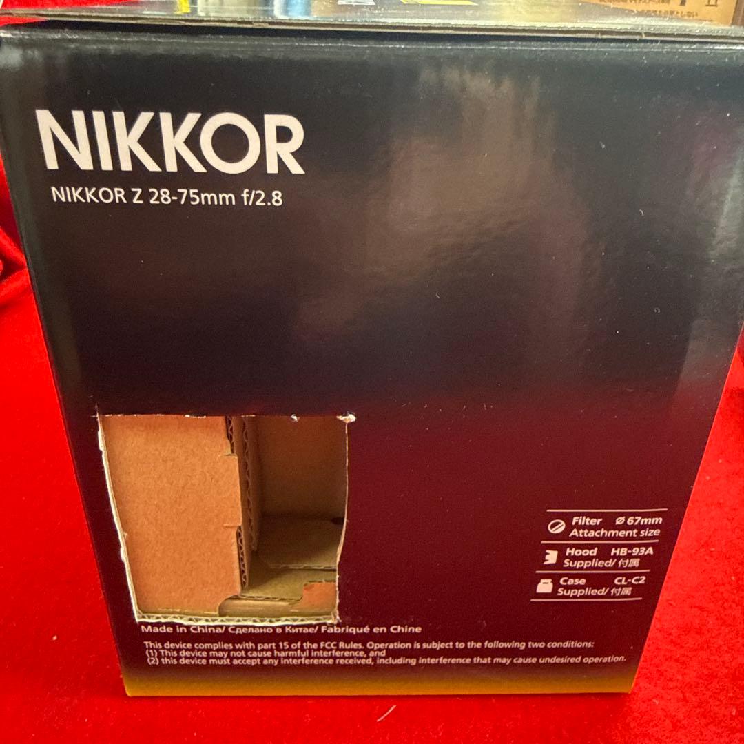 NIKKOR Z 28-75mm f/2.8 ズームレンズ
