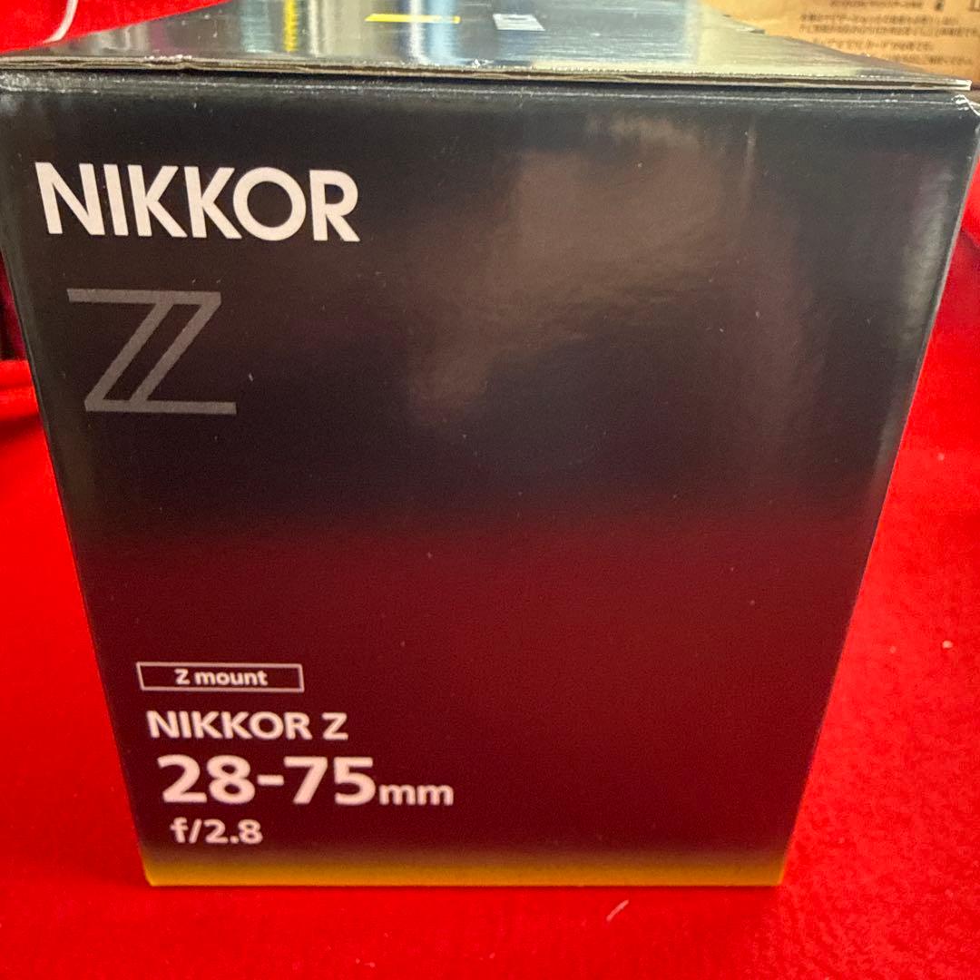 NIKKOR Z 28-75mm f/2.8 ズームレンズ