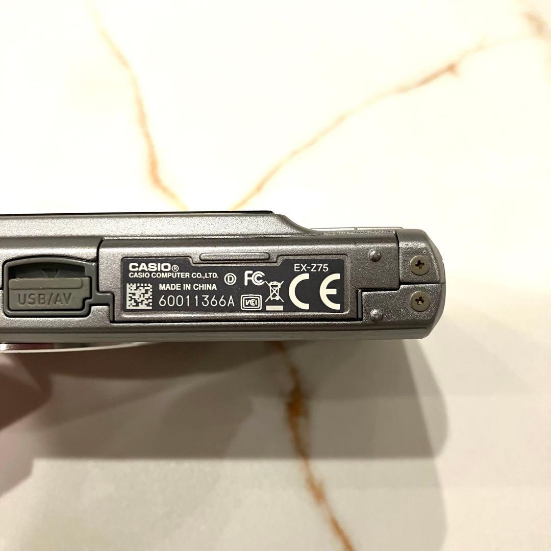 美品✨カシオ・デジタルカメラEXILIM EX-Z75 箱付き 動作確認済♪