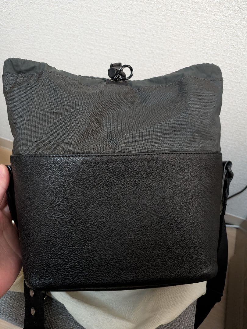 土屋鞄　ザ・シーンズ　カメラバッグ　ブラック