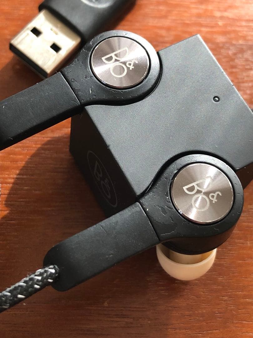 【訳あり】B&O Play BeoPlay H5 ワイヤレスイヤホン マイク付き