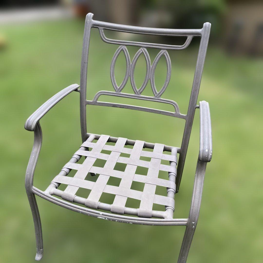 テーブルとアームチェア5セット