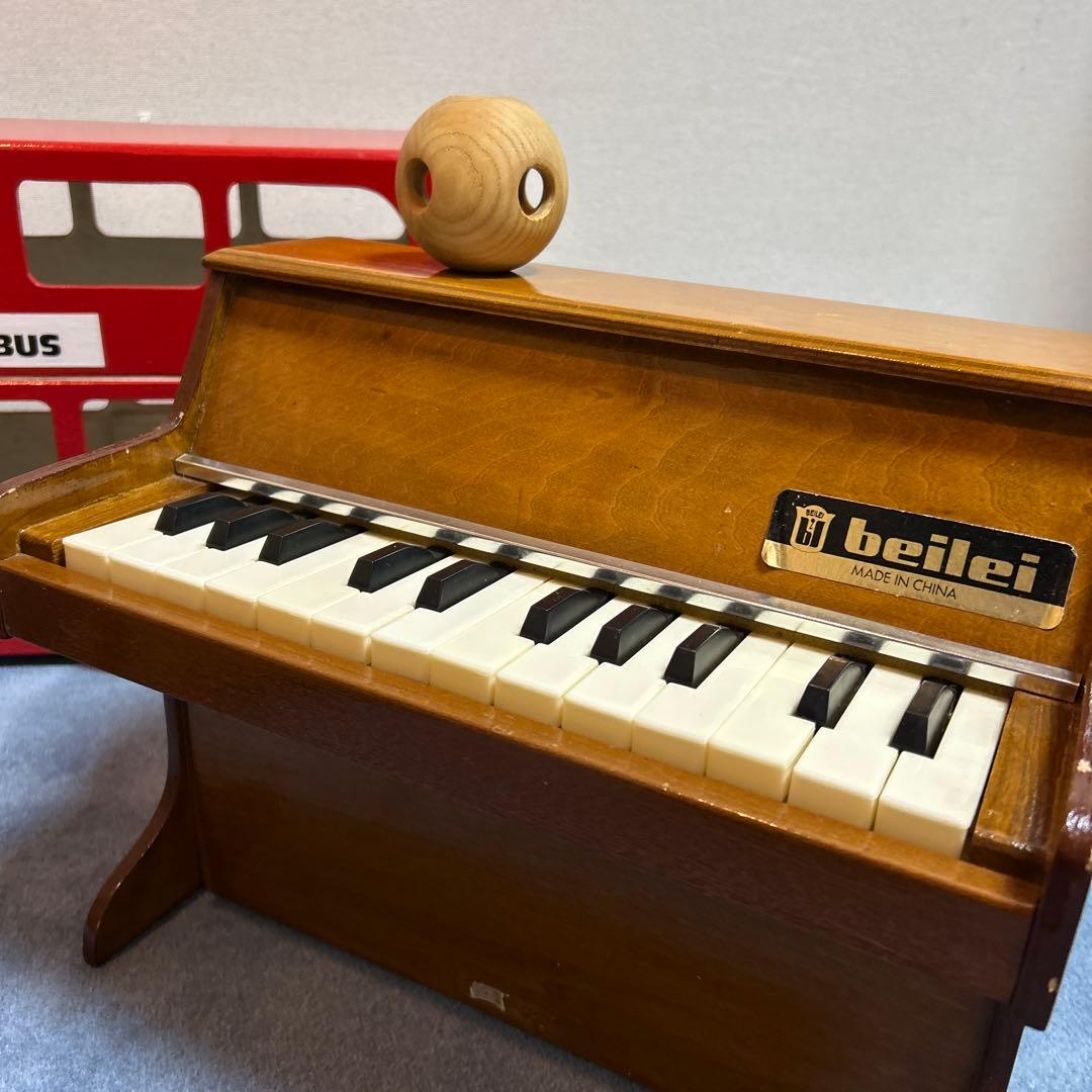 木製おもちゃ　ミニピアノ