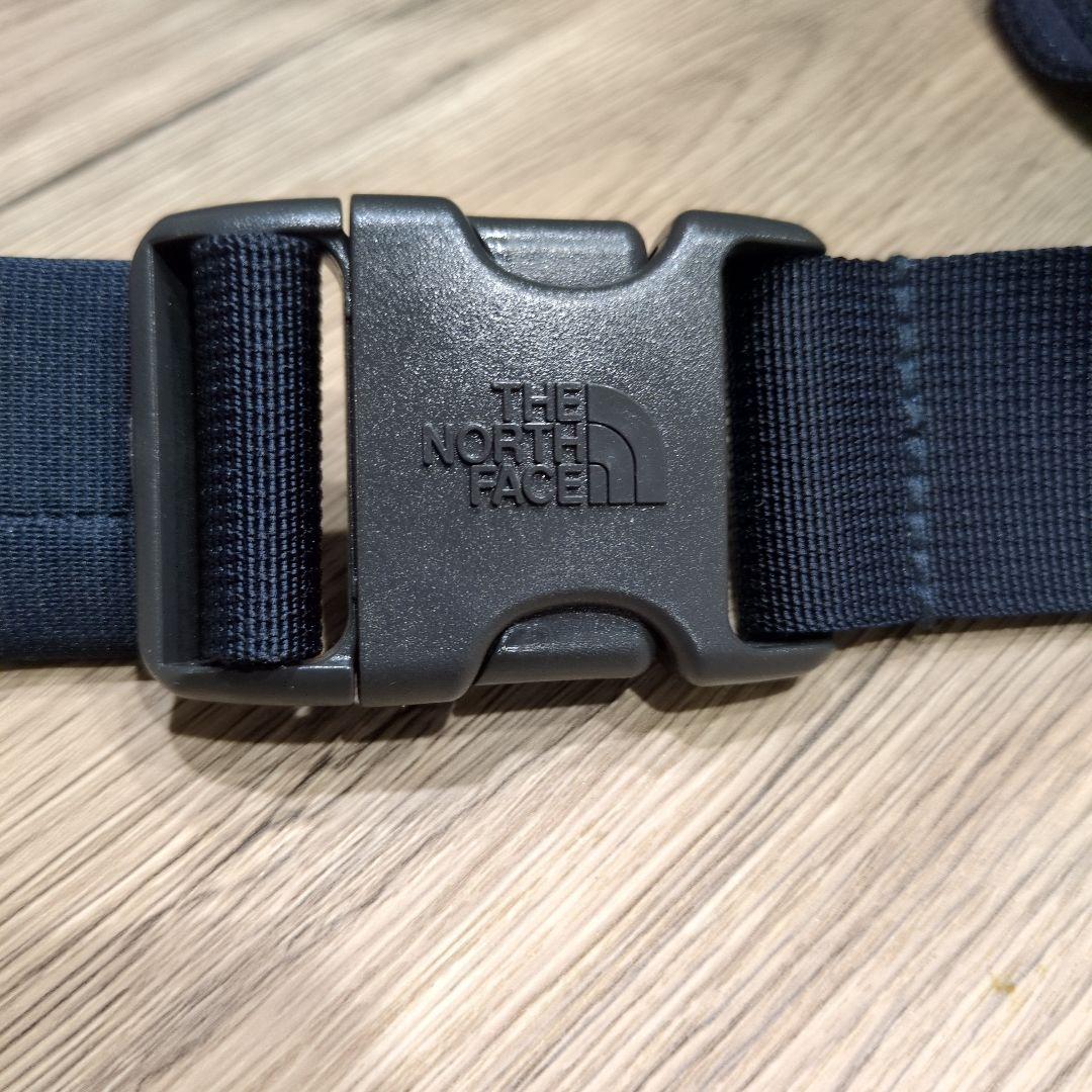 極美品　THE NORTH FACE 花柄ボディバッグ