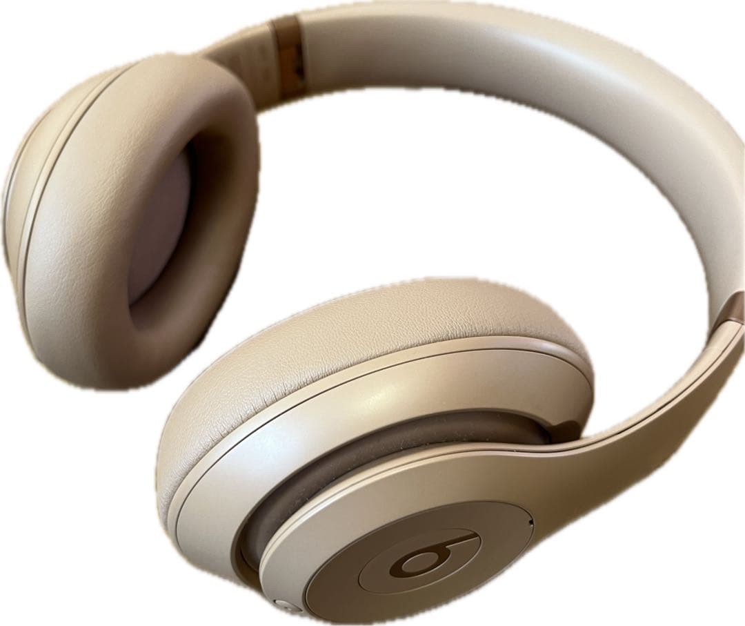 Beats Studio Pro x Kim Kardashian ムーン