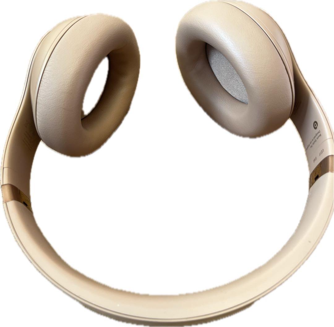 Beats Studio Pro x Kim Kardashian ムーン