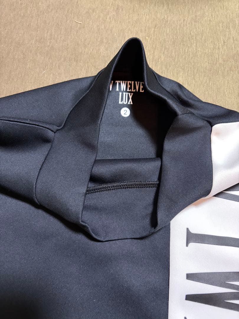 V12 レディース長袖モックネックサイズ2