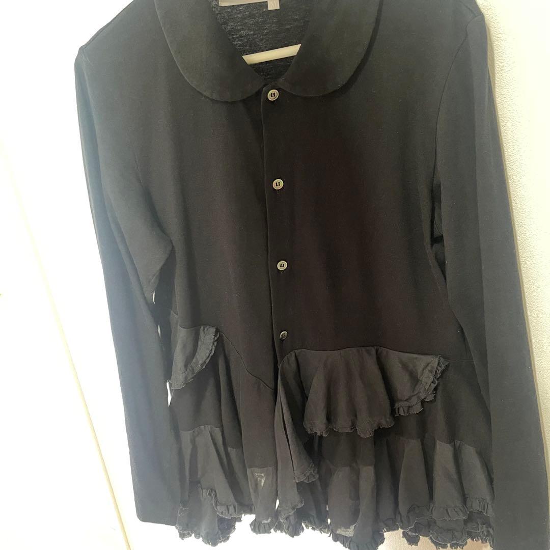 最終値下げ　フリル付きブラック長袖シャツ