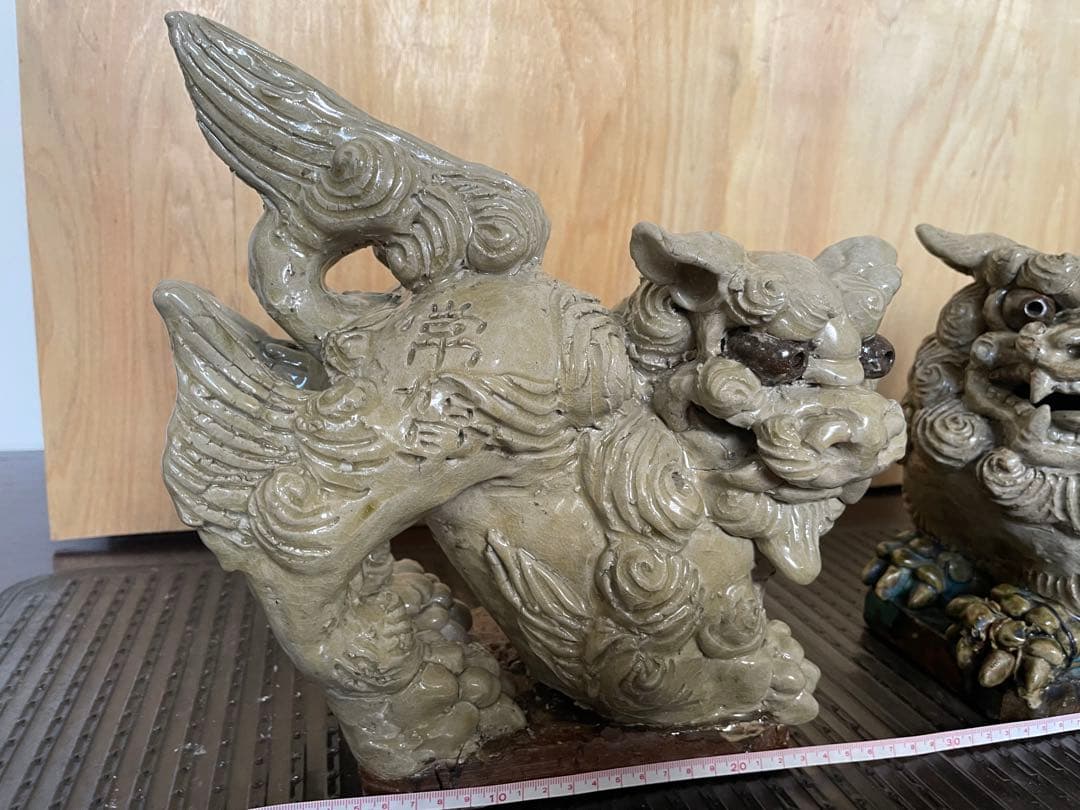 希少　島常賀　台付シーサー白土ペア　阿吽　壺屋焼　名工　沖縄