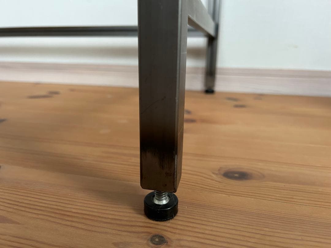 アイアンと木製の机　デスク