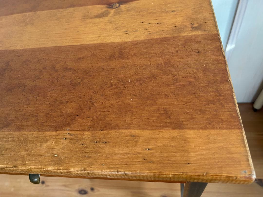 アイアンと木製の机　デスク