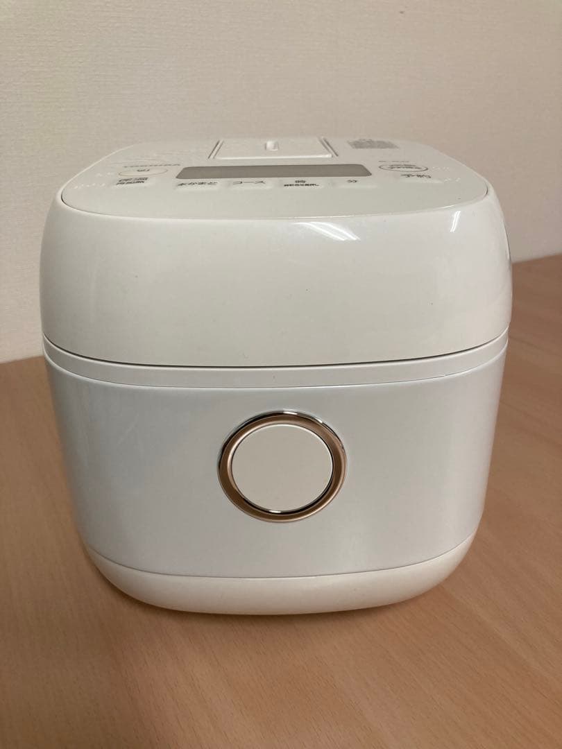 美品★2023年製★3回程使用★TOSHIBA★炊飯器★3合炊き★RC-5E2X