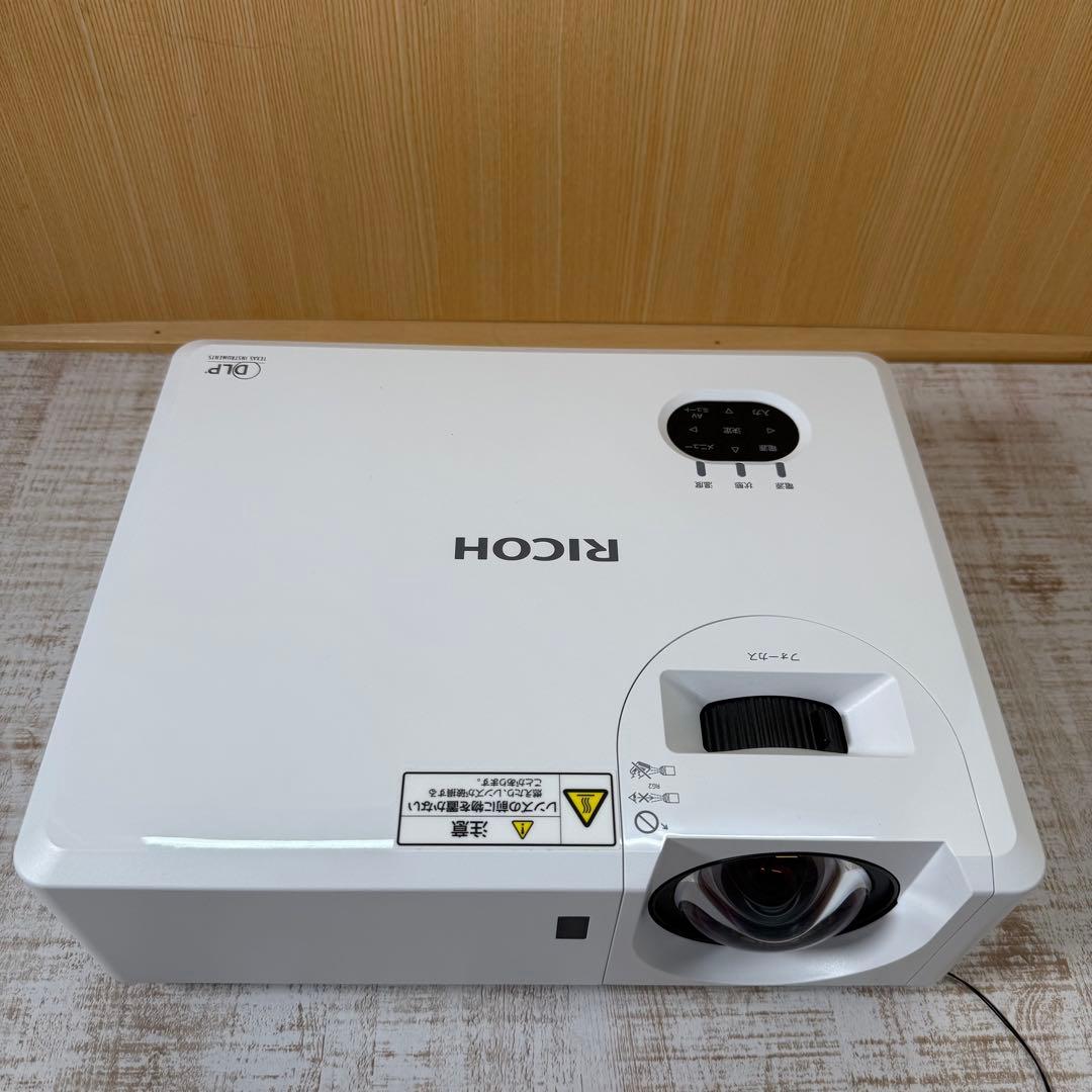 美品　RICOH PJ WXL4760 プロジェクター　会議室　店舗　リコー