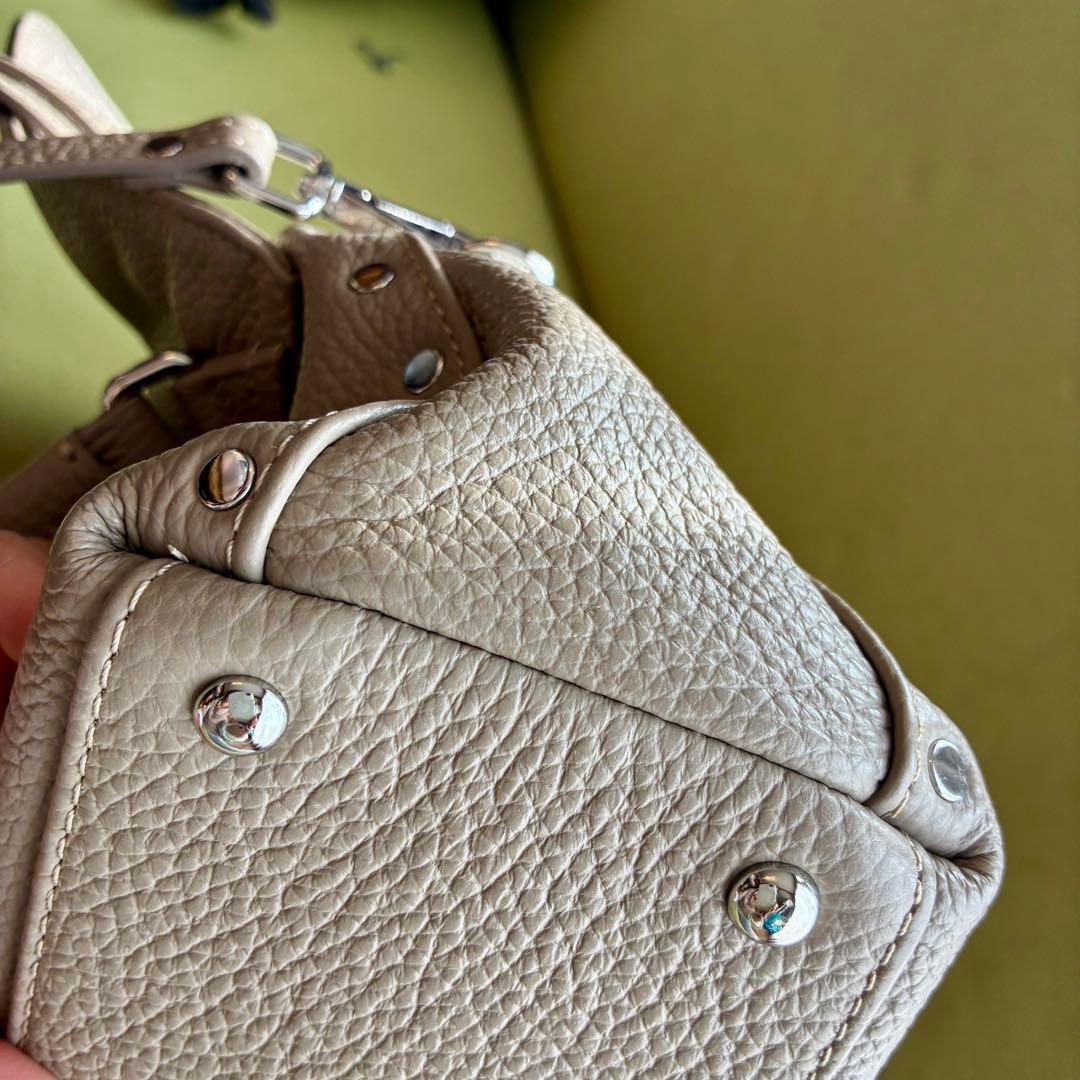 おーたにです 美品ザネラートポスティーナ　ベイビー　色トープ