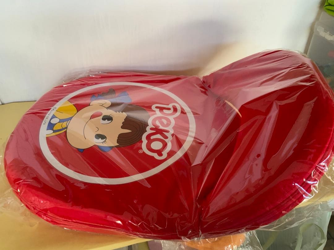 不二家ペコちゃん座椅子　お菓子くじ2011