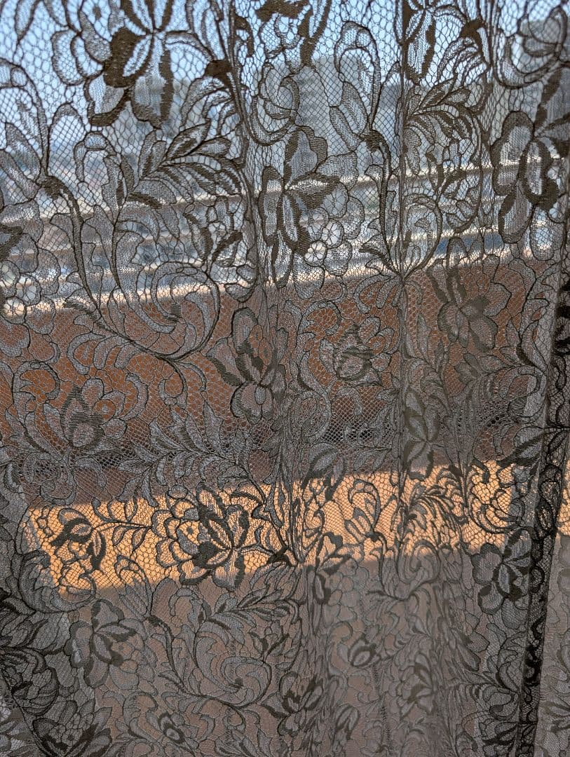 花柄　遮光カーテンとレースカーテンセット