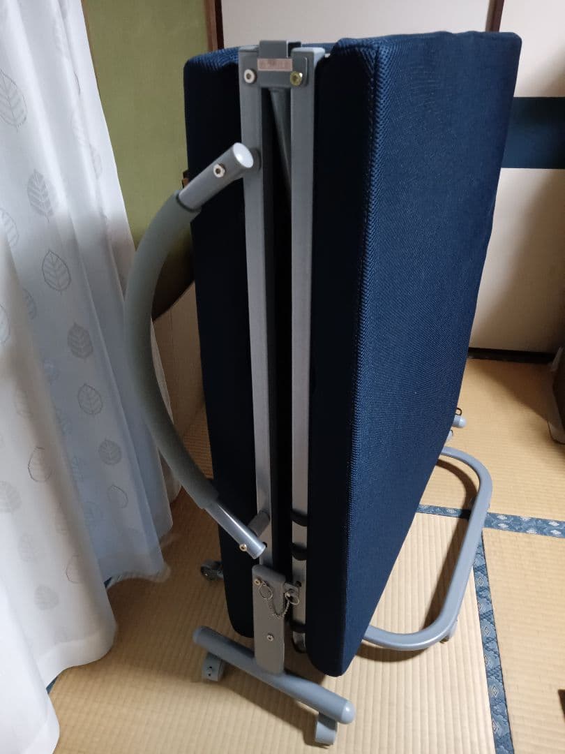 低反発メッシュ仕様　収納式電動リクライニング　折り畳みシングルベッド　送料込み