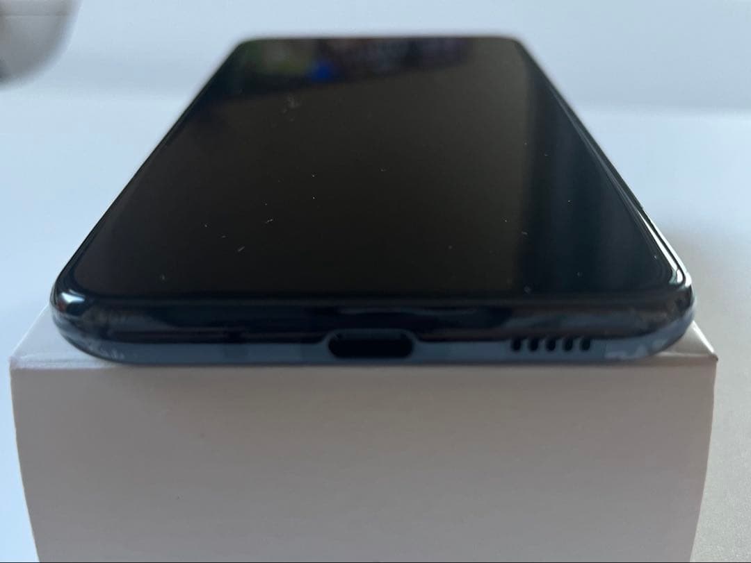 au ほぼ未使用Galaxy A21 SC-42A 64Gブラック透明　ケース付