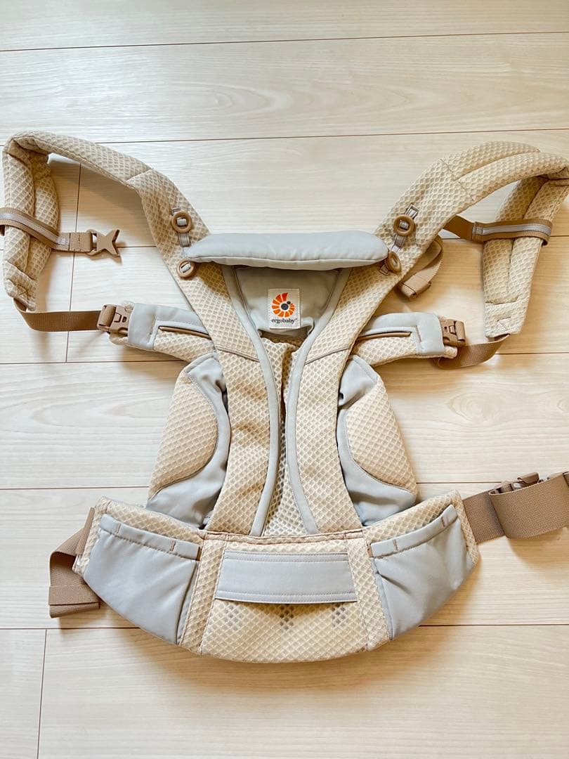 ergobaby 抱っこ紐 サンドベージュ　ポーチ、収納袋あり