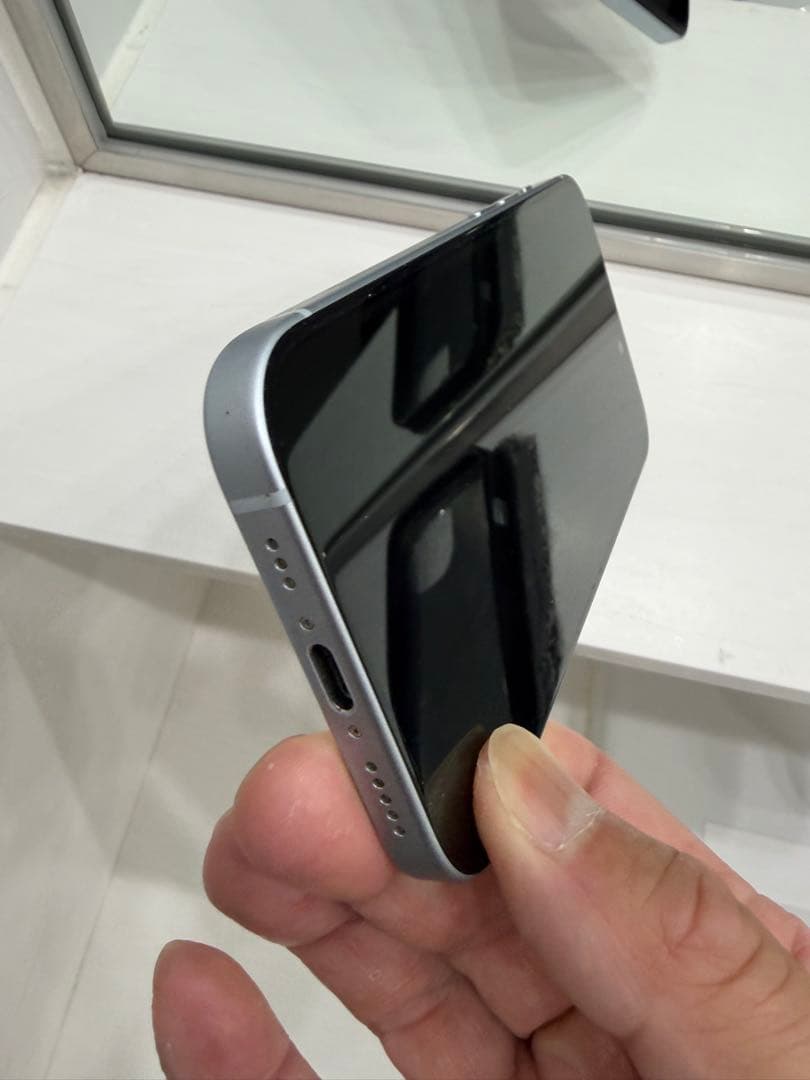 a*a様 Apple iPhone 15 本体 256gb 付属品なし　値下げし