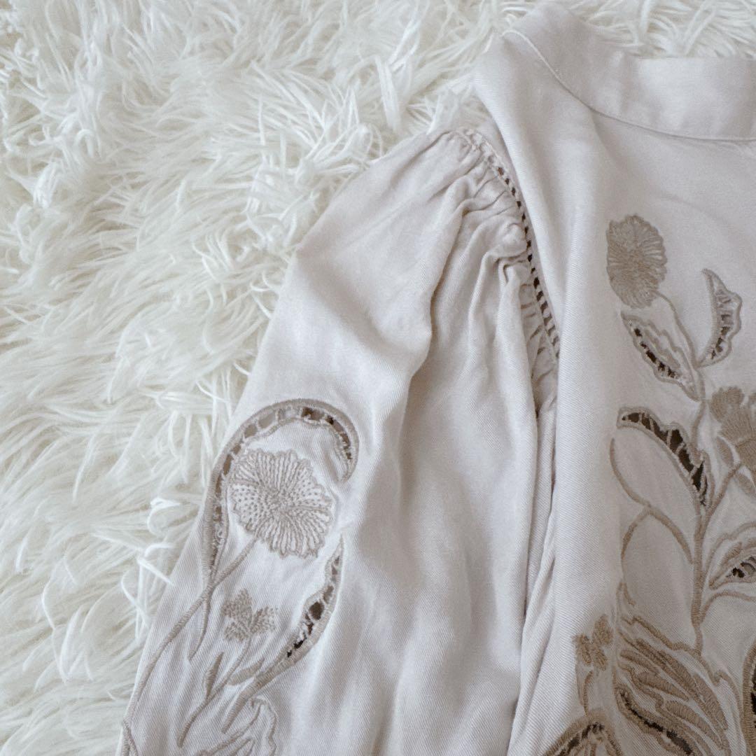 完売品✨ アメリヴィンテージ エンブロイダリー パフィ ブラウス