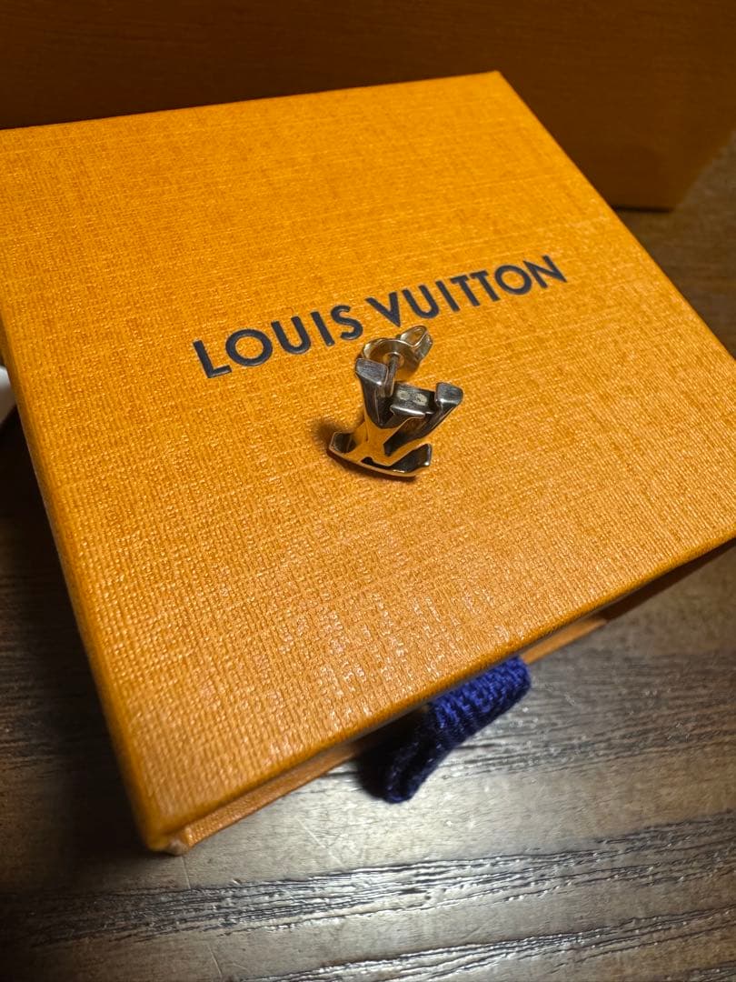 Louis Vuitton ピアス・LV セーラー　モノグラム（片耳）