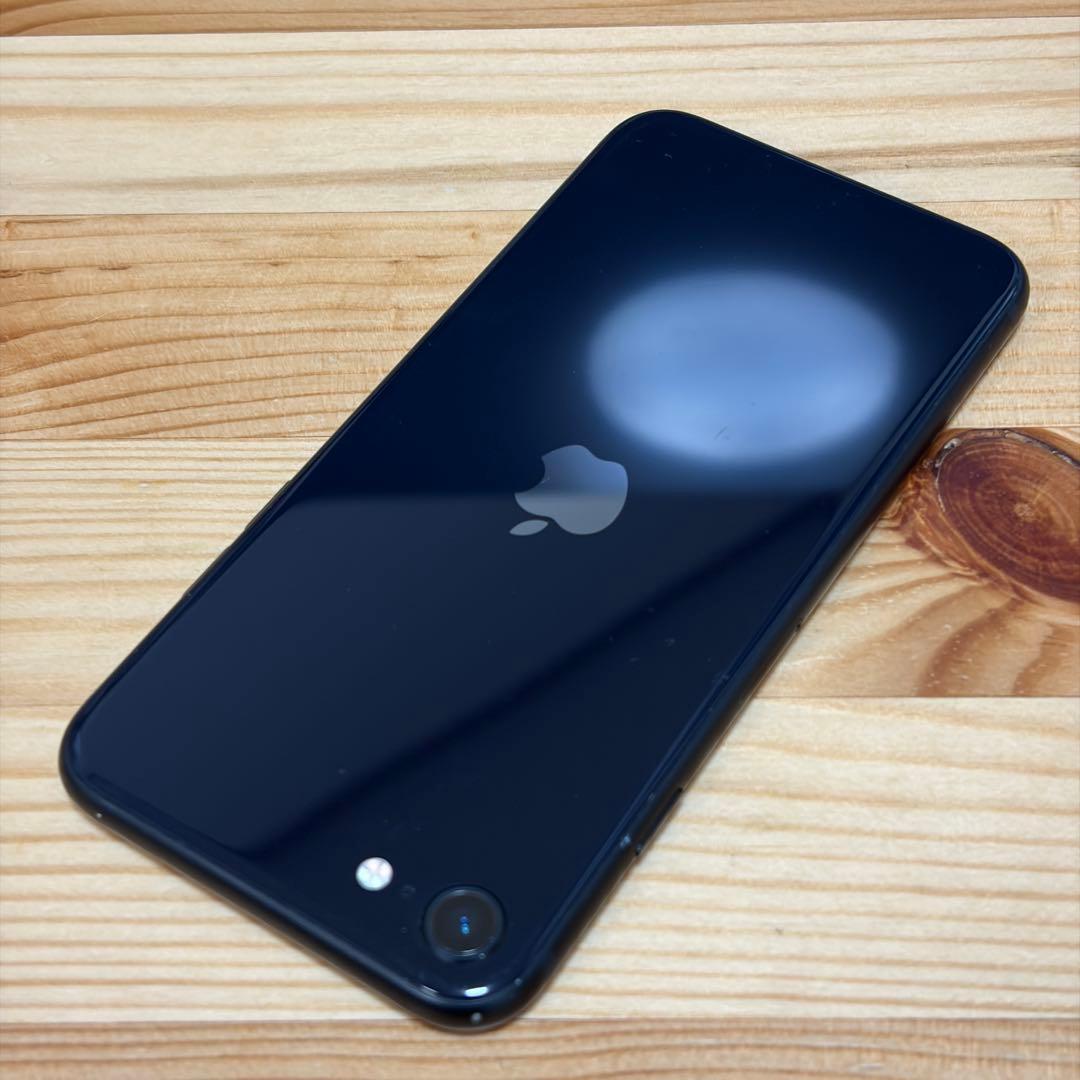 バッテリー新品　iPhoneSE第3世代64GB SIMフリー　美品