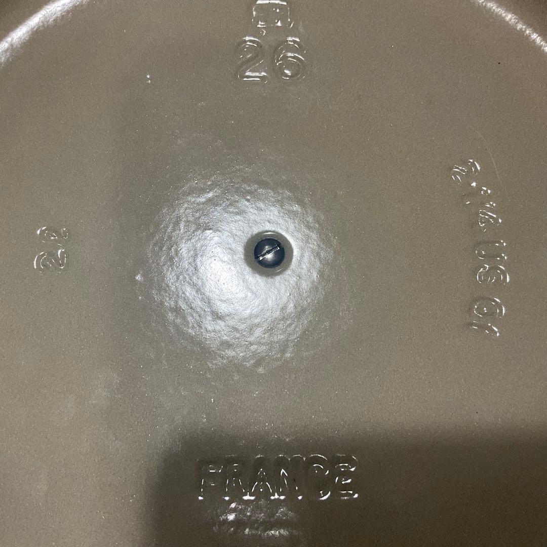 美品！ル・クルーゼ シグニチャー ビュッフェ・キャセロール 26cm