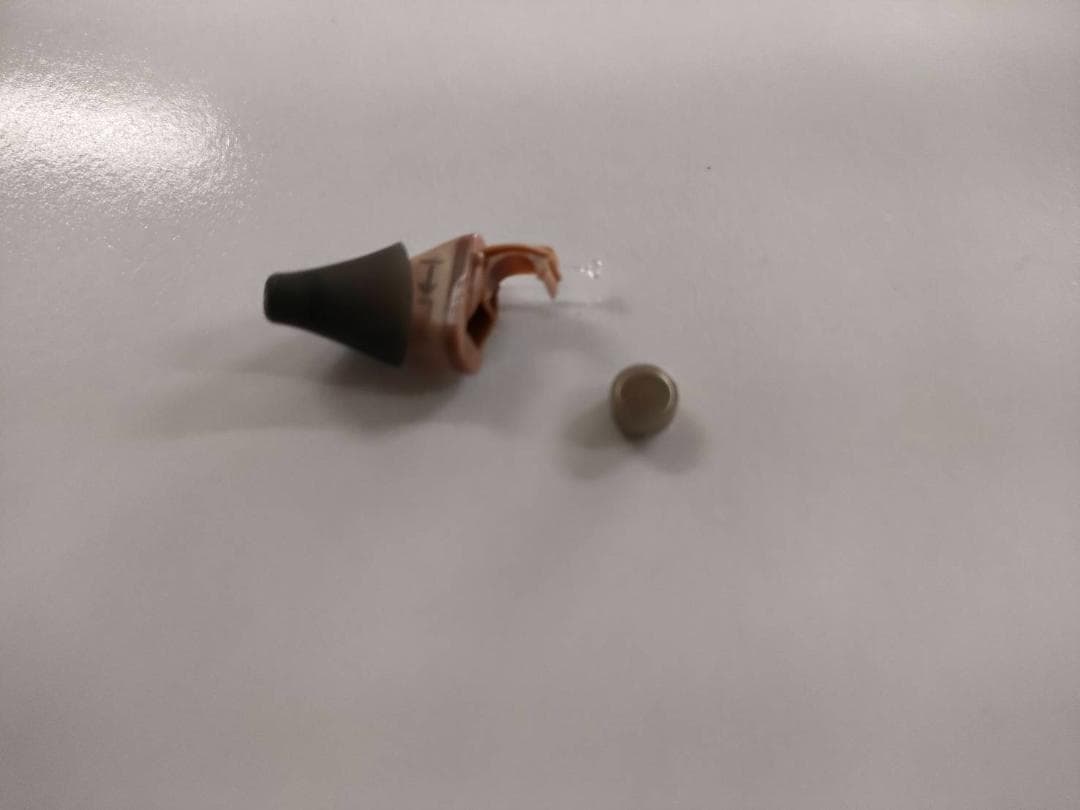 Vibe Nano8 ヴィーブナノ８補聴器 [ 左耳用]超美品(電池多)