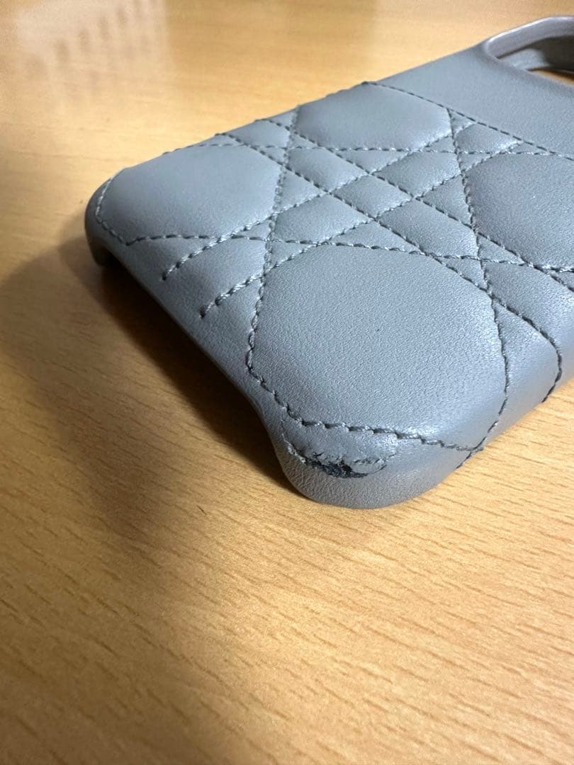 Christian DiorキルティングレザーケースiPhone14proグレー