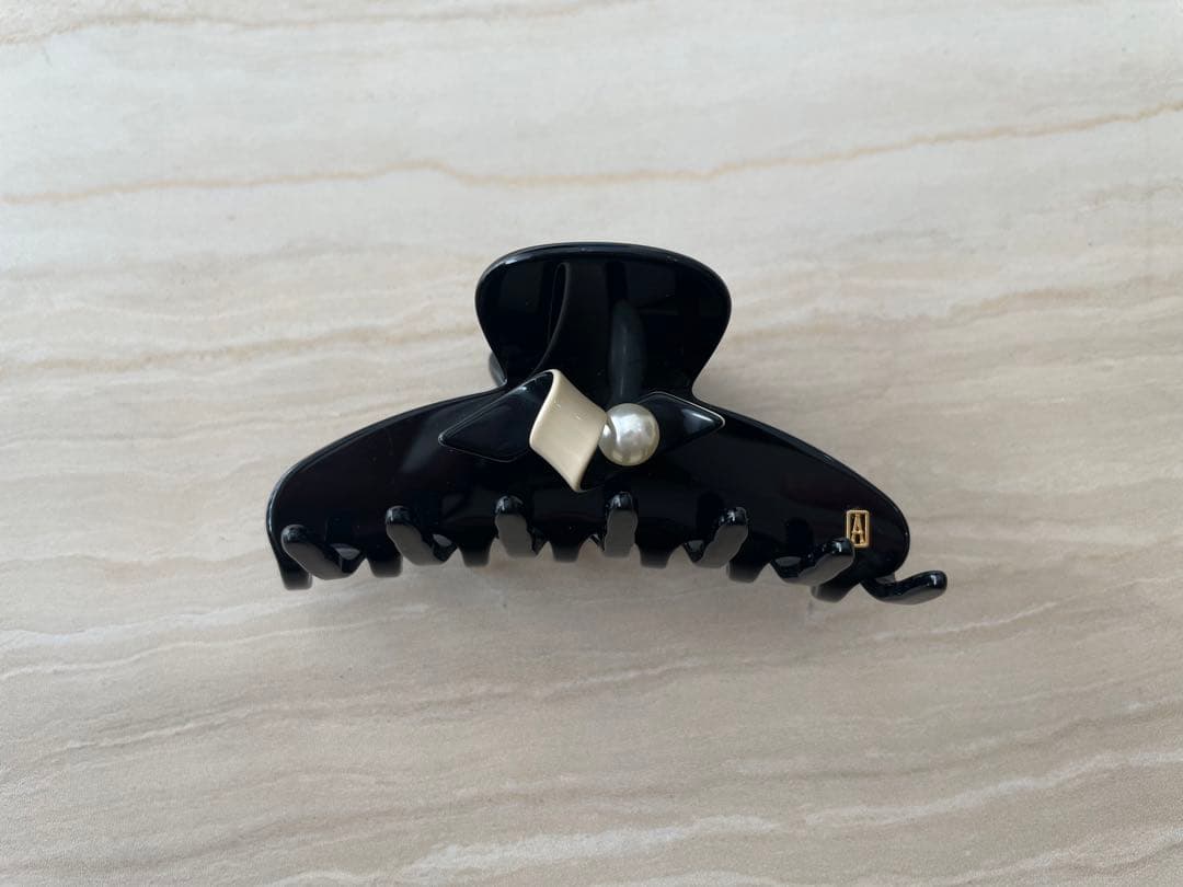 【試着のみ！美品！】ALEXANDRE DE PARIS パール付きヘアクリップ