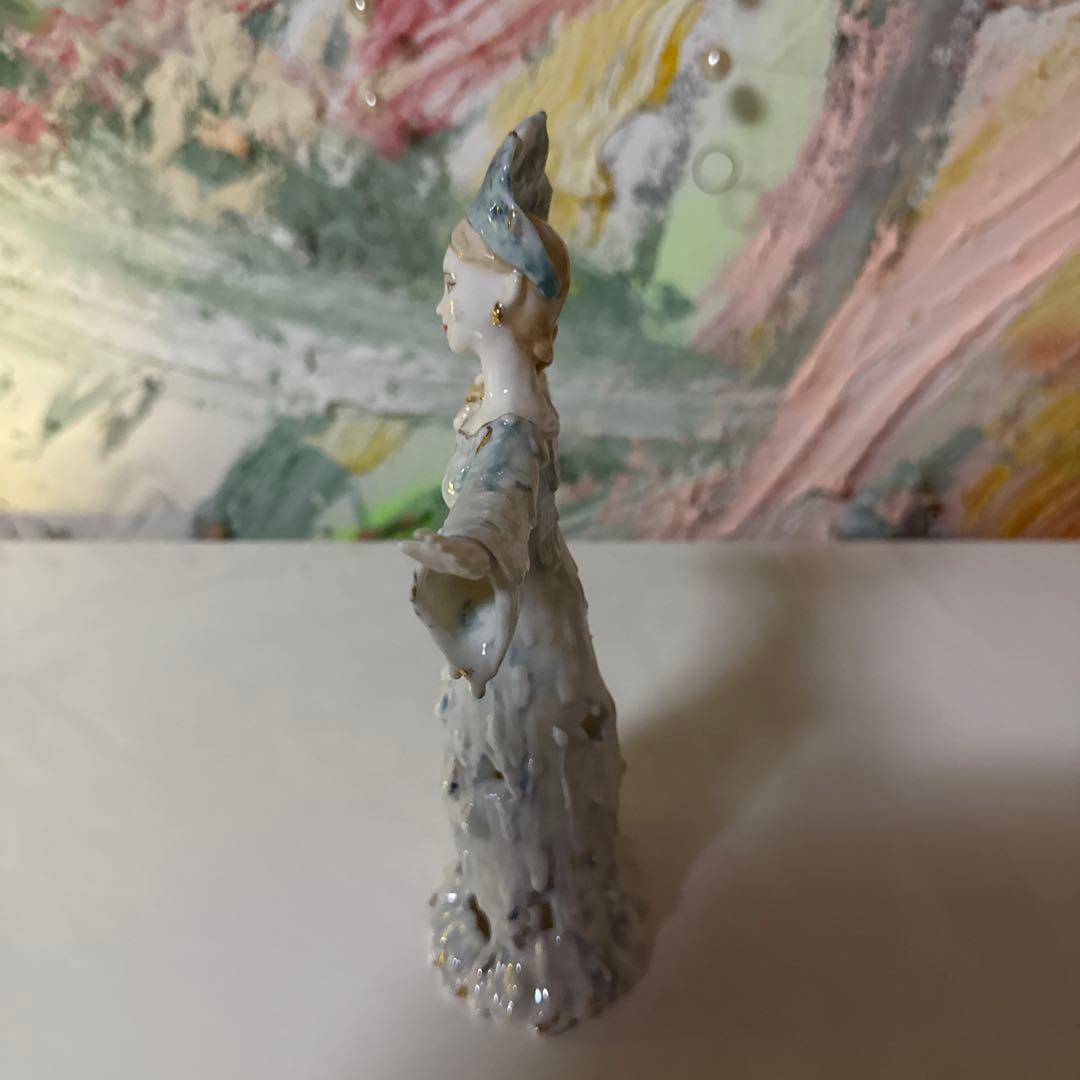 溶けゆく雪娘 20cm。一点もの。磁器製。手作り。 陶芸家 Arkhipova