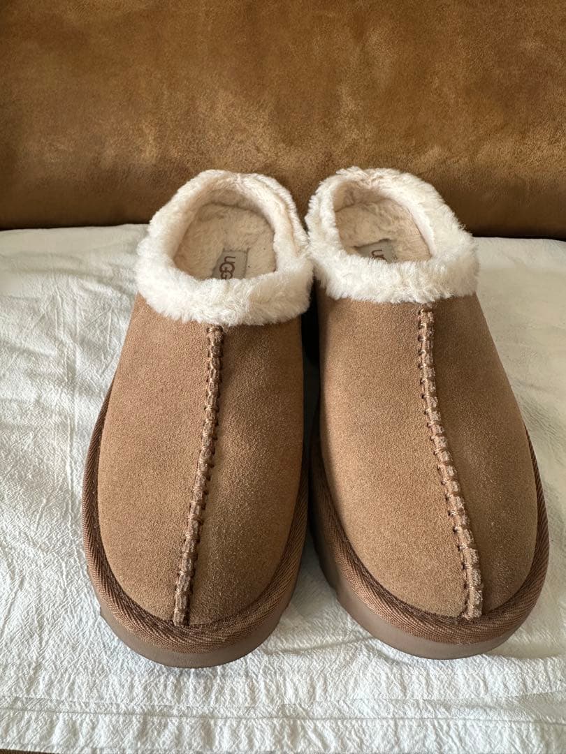 一度使用のみ美品UGG ニュー ハイツ コージー クロッグ5/22cm