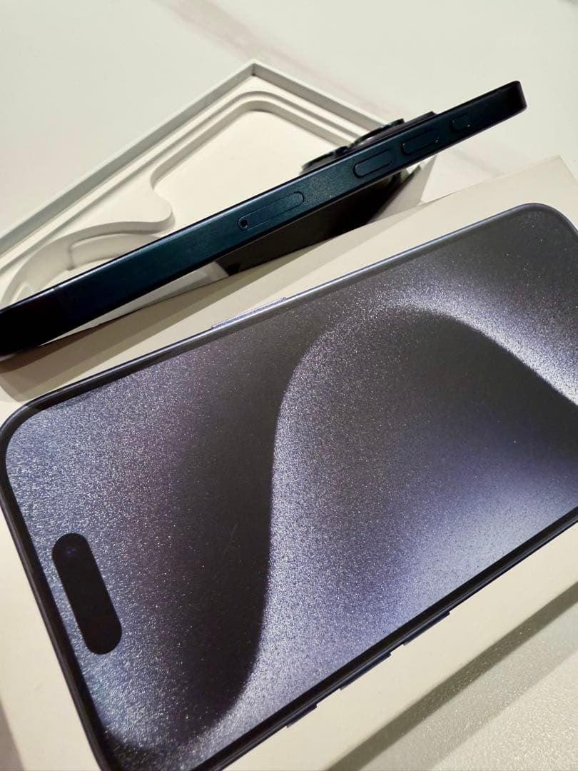 Apple iPhone 15 Pro 1TB ブルーチタニウム 本体