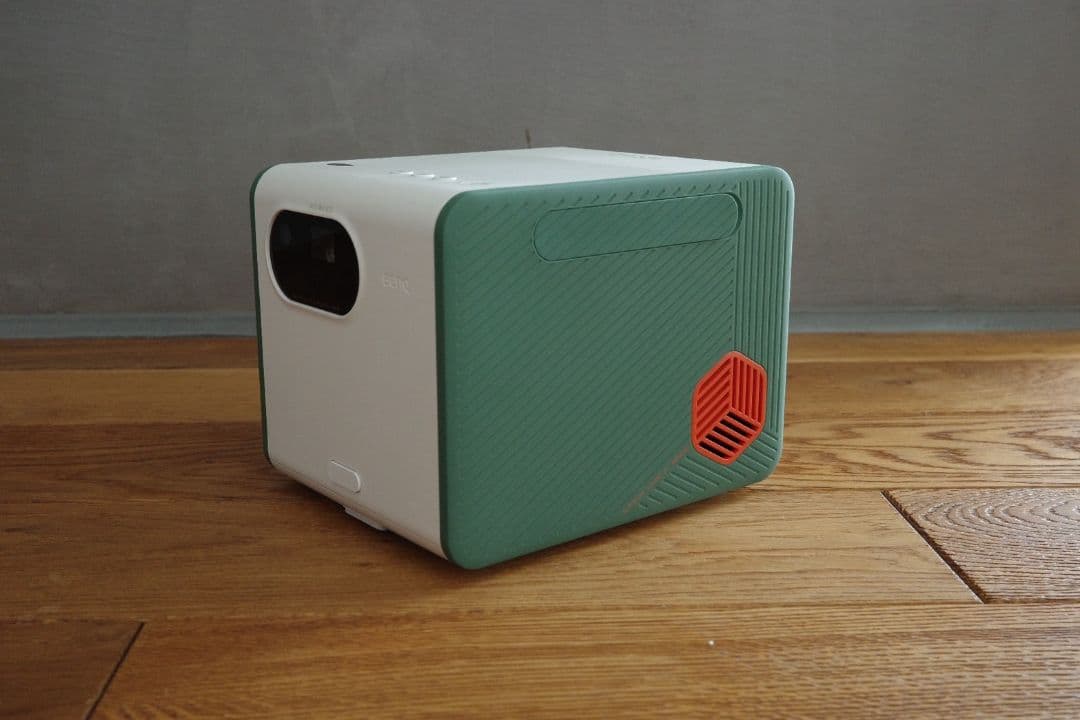 BenQ GS50 フルHD画質 モバイルLEDプロジェクター（別売品の三脚付）