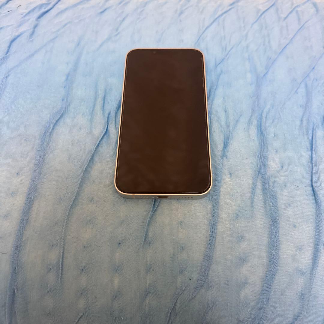 Apple iPhone 16e 本体　スタンド付きケース付き