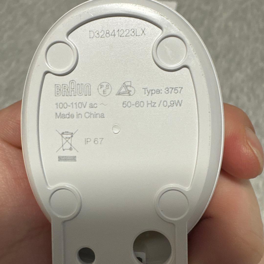 Oral-B iO 4s 電動歯ブラシ本体　ピンク　替ブラシ付き