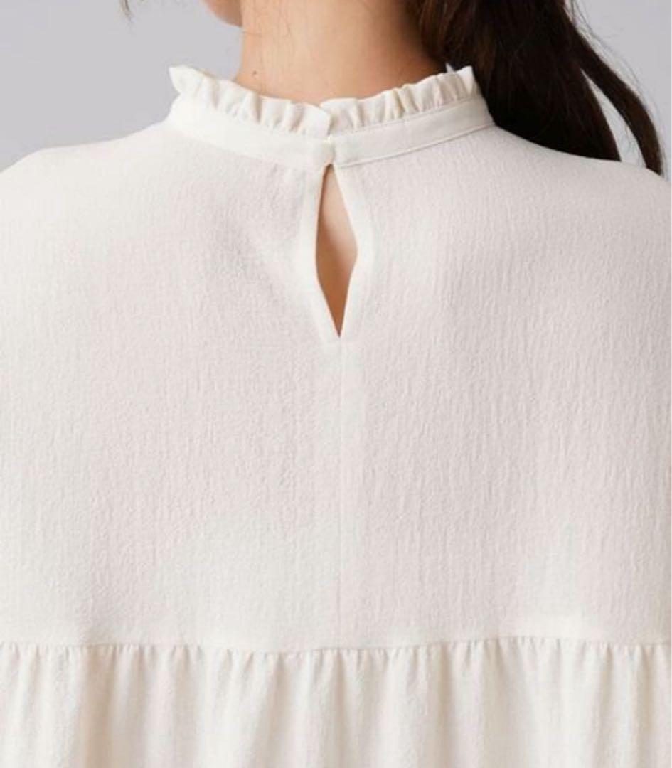 【新品】定価44,000円　レリアン　フリルチュニックブラウス　アイボリー11号