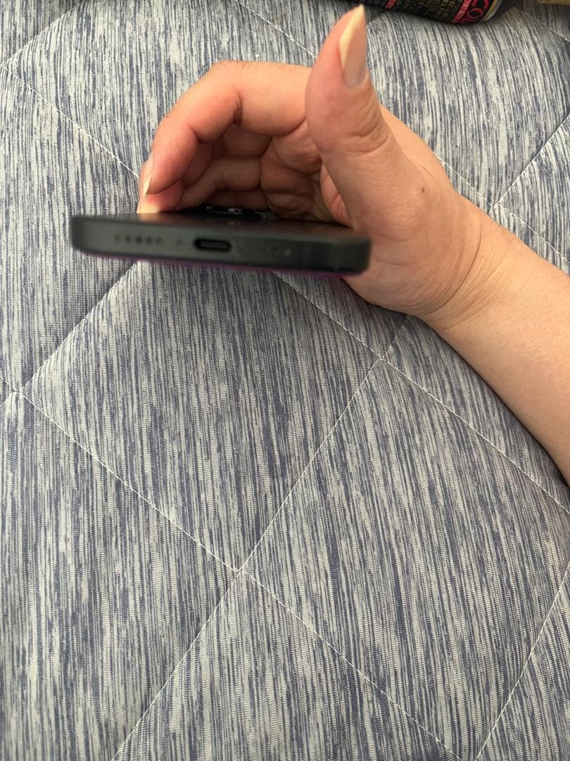 iPhone15 128 バッテリー94%