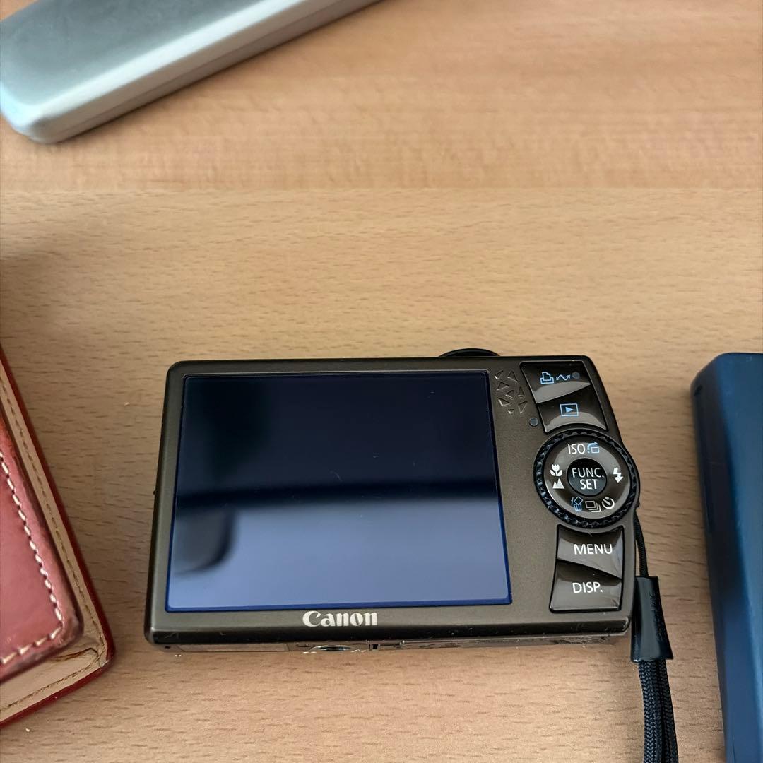 IXY Digital 920 IS 充電器、レザーケース付き