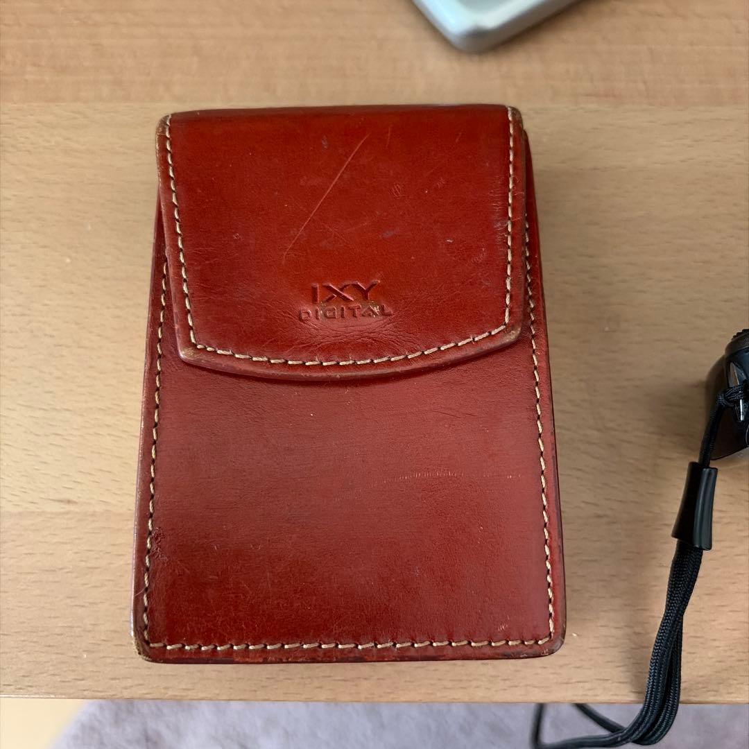 IXY Digital 920 IS 充電器、レザーケース付き