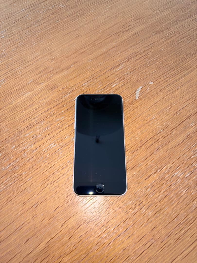 Apple iPhone SE (第3世代) ホワイト