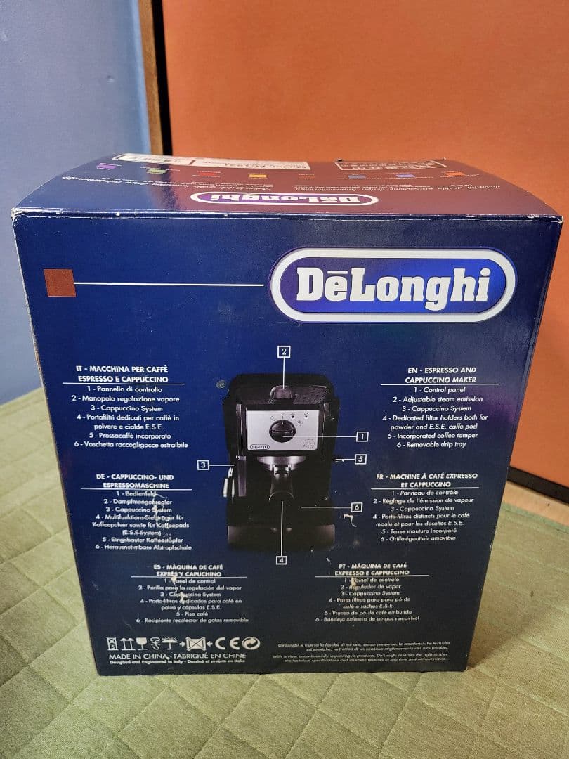 デロンギ エスプレッソ・カプチーノメーカー EC152J ブラック 新品