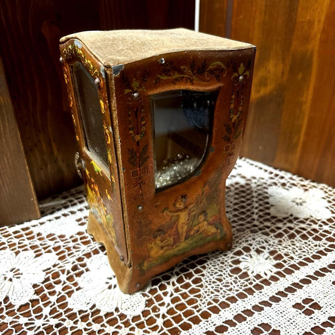 ブラックフライデー　セダンチェアー型ジュエリーケース