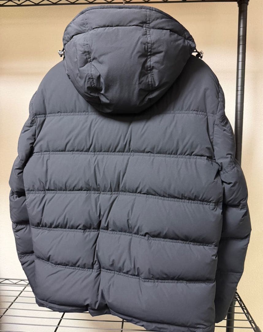 週末最終セール　PRADA フード付きダウンジャケット ブラック　サイズ48